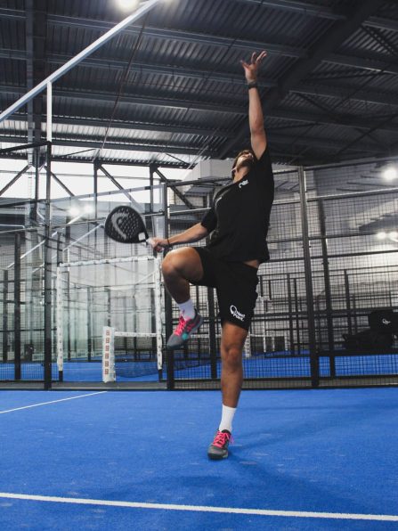 Fichier: jeu-padel-sport-interieur-nextpoint.jpg.